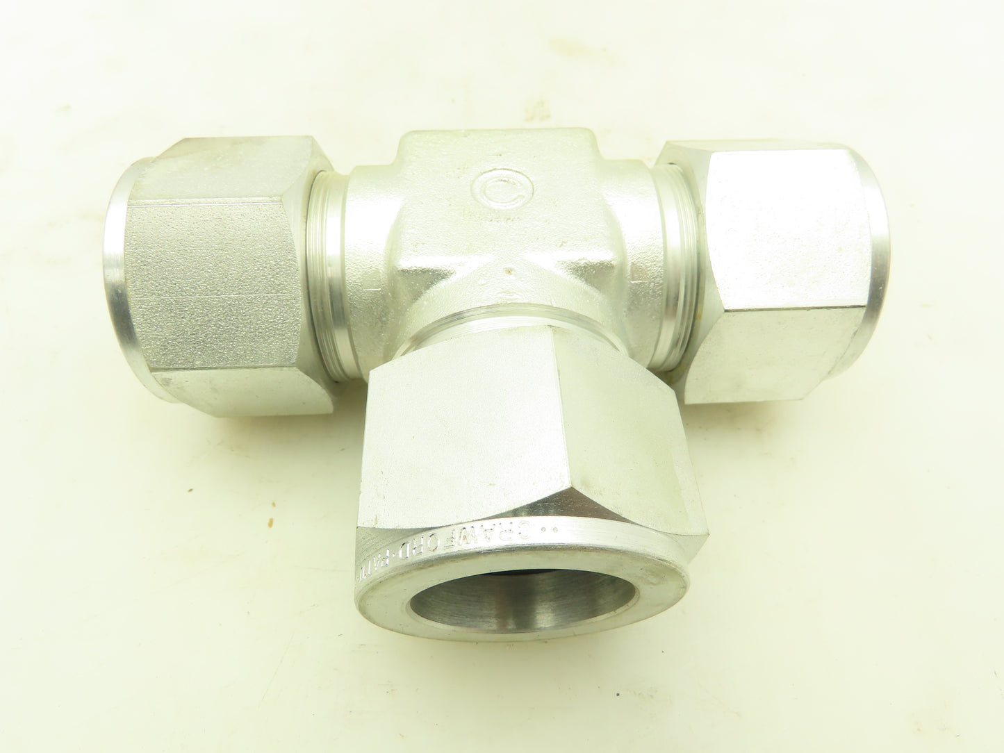 Swagelok S-2400-3 Union Tee Steel Compression Fitting 1-1/2" Tube