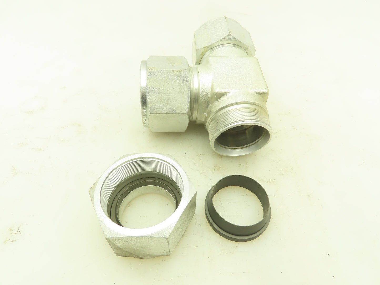 Swagelok S-2400-3 Union Tee Steel Compression Fitting 1-1/2" Tube