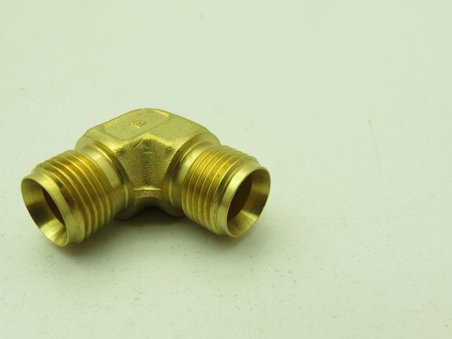 Parker 165C-6 Brass 90° Elbow Compression Tube Fitting 3/8" Union LOT OF 32