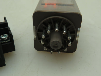 Allen Bradley 700-HA33A1 Series B Relay 10A 120VAC w/ Base  700-HN126  Lot of 11