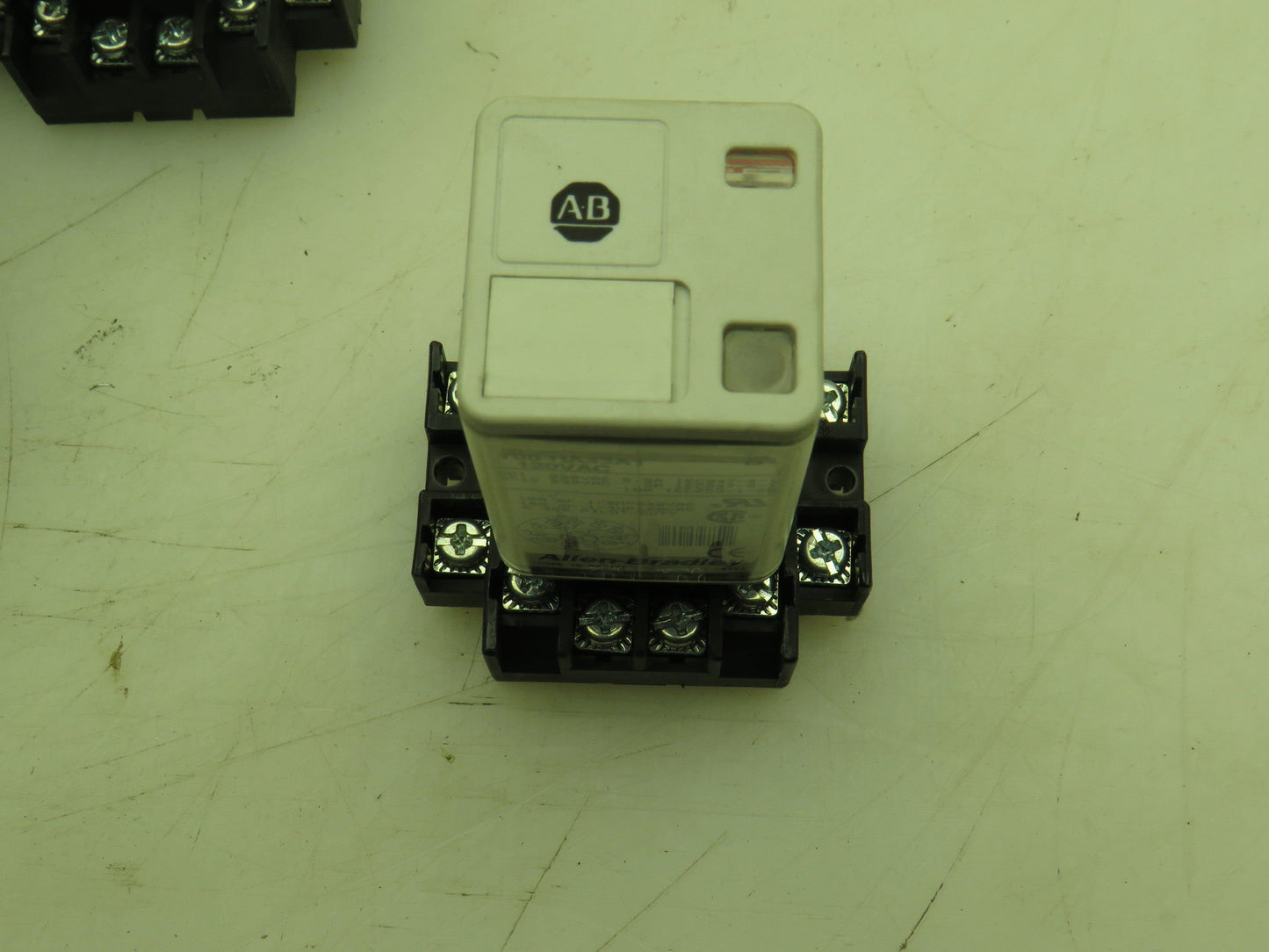 Allen Bradley 700-HA33A1 Series B Relay 10A 120VAC w/ Base  700-HN126  Lot of 11