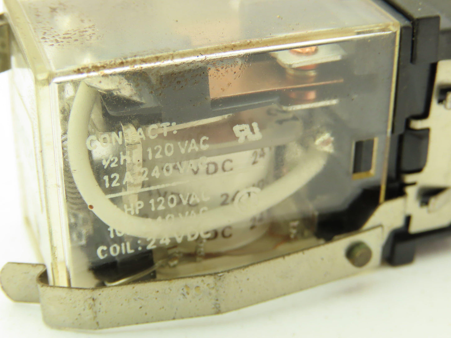 Omron LY2N Socket Relay 8-Pin 24VDC w/ Base PT08  Lot of 22