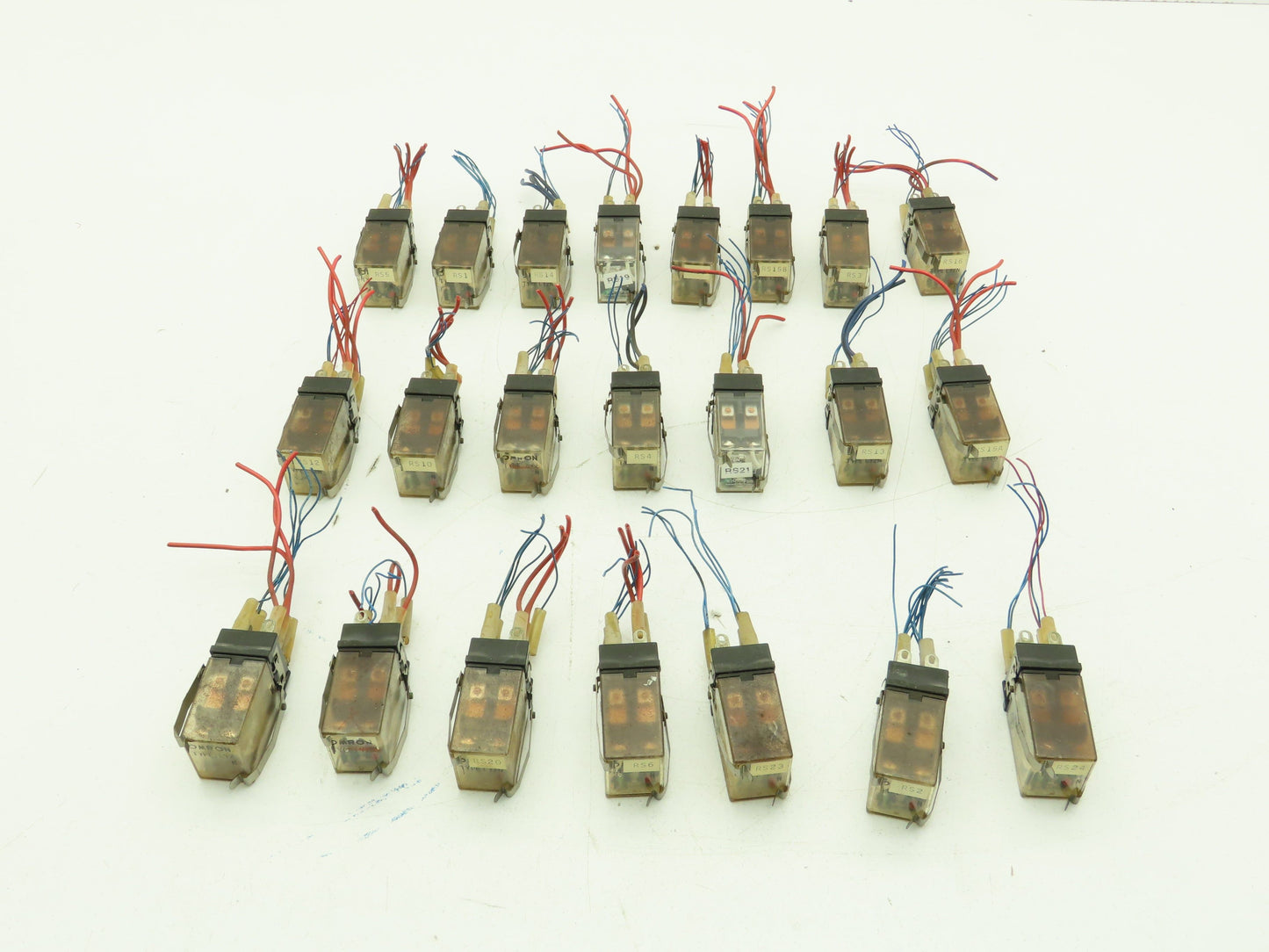 Omron LY2N Socket Relay 8-Pin 24VDC w/ Base PT08  Lot of 22