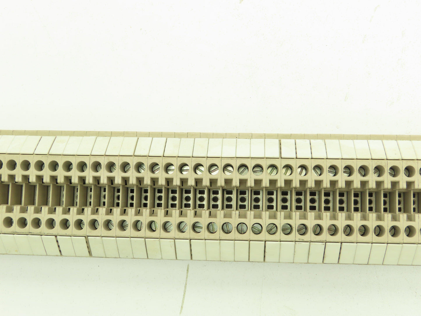 Weidmuller WDU 4  26-10AWG 4mm 32A Terminal Block 160pcs 39" DIN Rail Strip