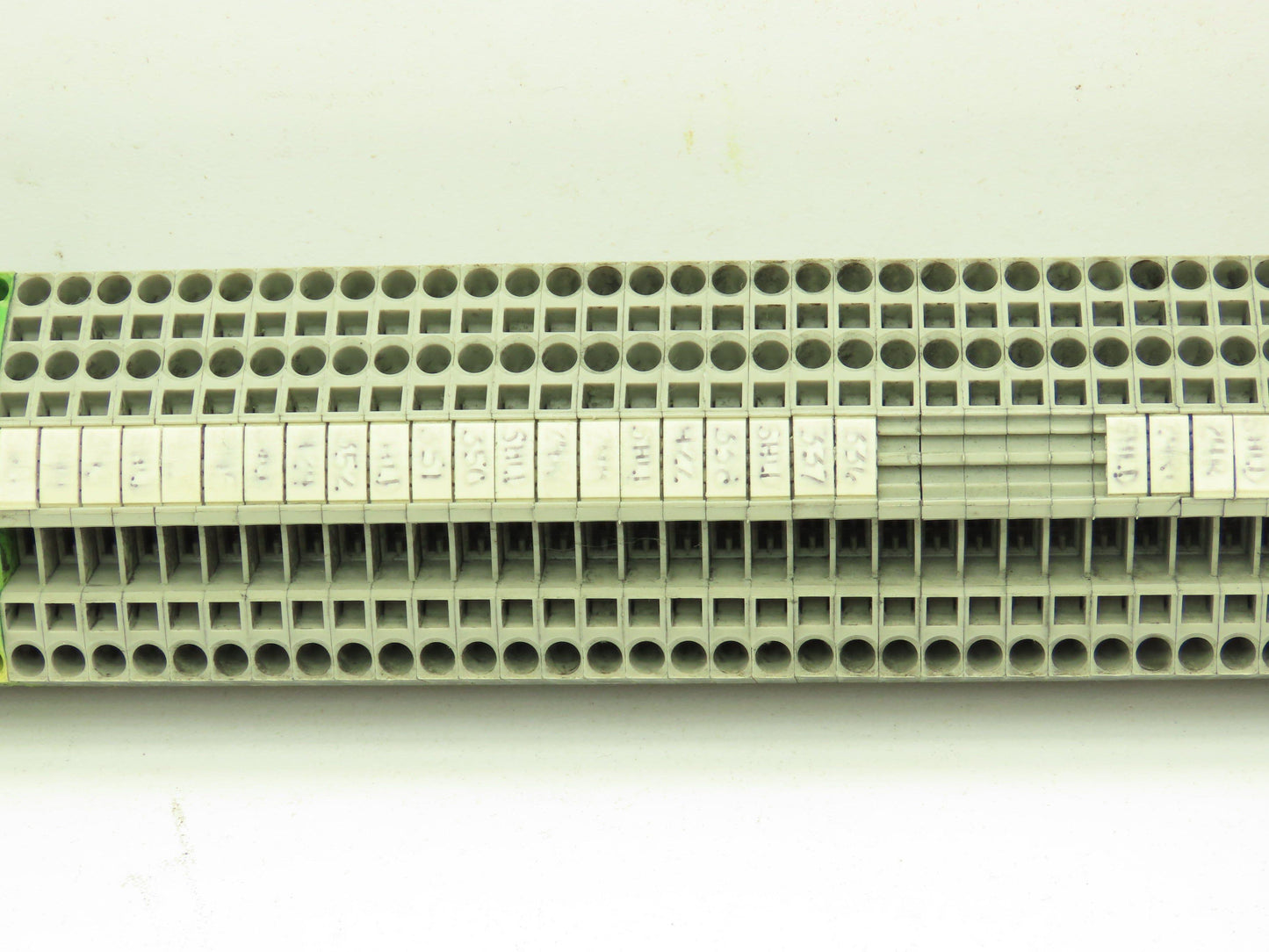 Wago 280-901 Terminal Block 150pcs 31" DIN Rail Strip 28-12AWG 2.5mm 24A 800V