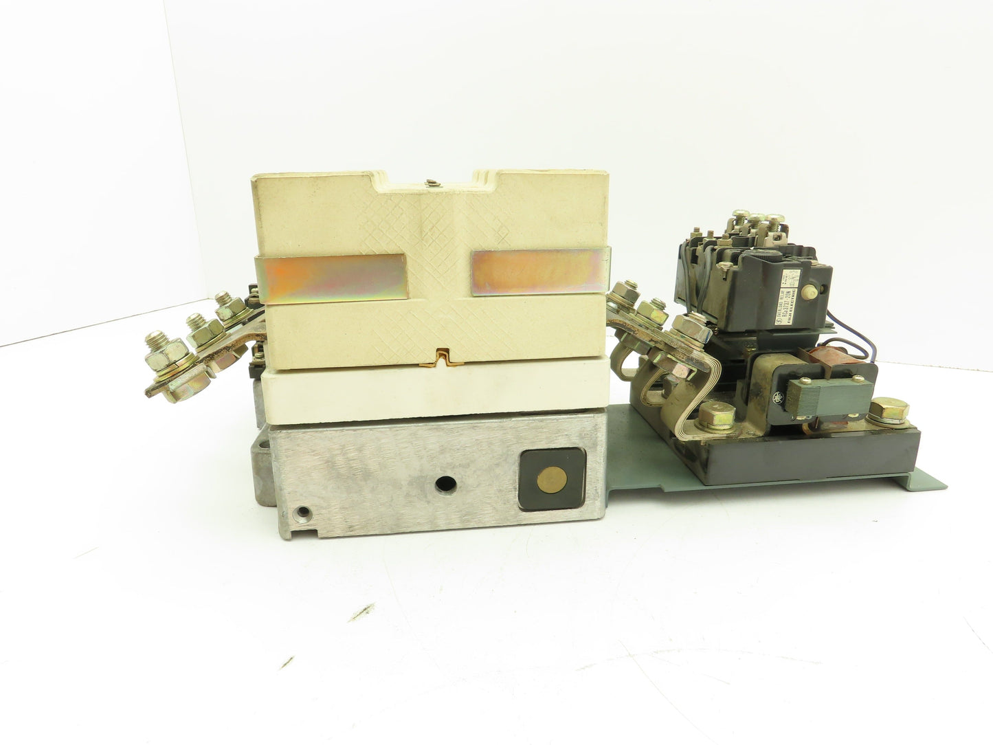 Fuji Electric SRC-3631-10 Motor Starter Contactor 260A 3 Ph 550V 110V Overload