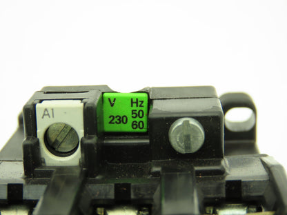 Siemens 3TF3470-0A  IEC Contactor 55A 3P 3PH 230V Coil 2NO/2NC