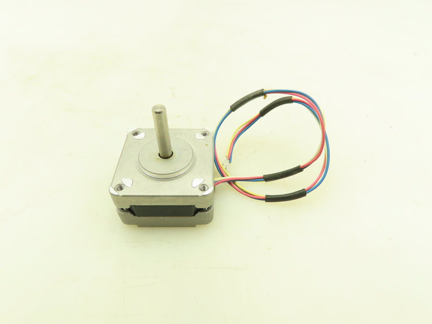 Nanotec SH4009X0304-A Stepper Motor Shutter 4.5V 0.3A 5 MM Shaft