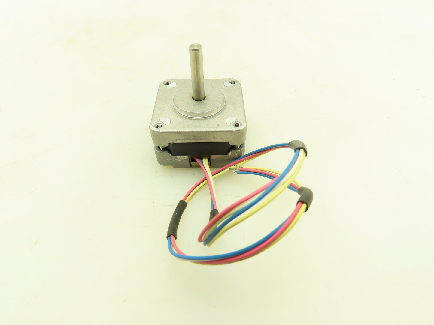 Nanotec SH4009X0304-A Stepper Motor Shutter 4.5V 0.3A 5 MM Shaft