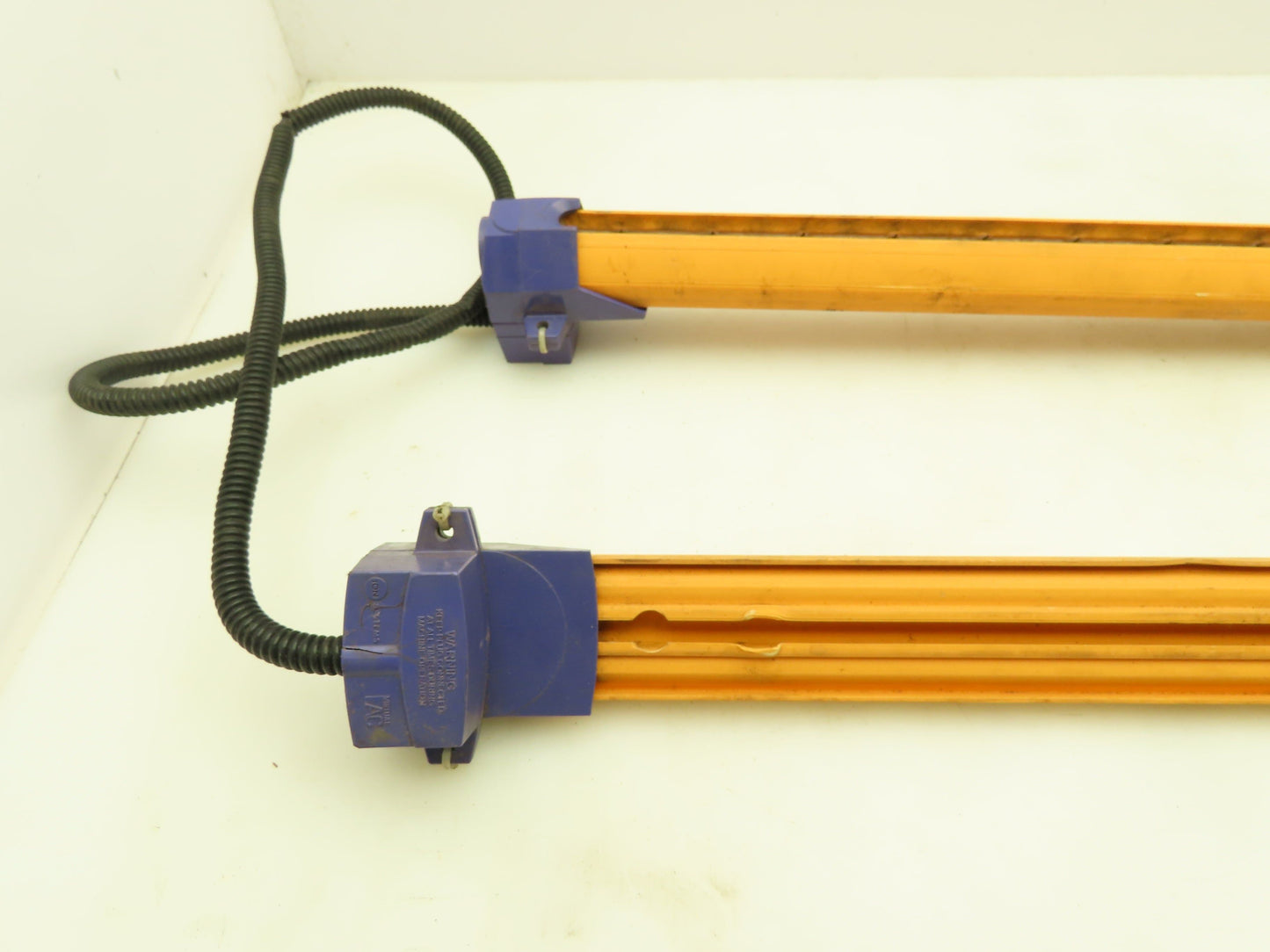Ion Industrial Virtual AC 8001 Static Neutralizing Bar 32"  (1) Pair