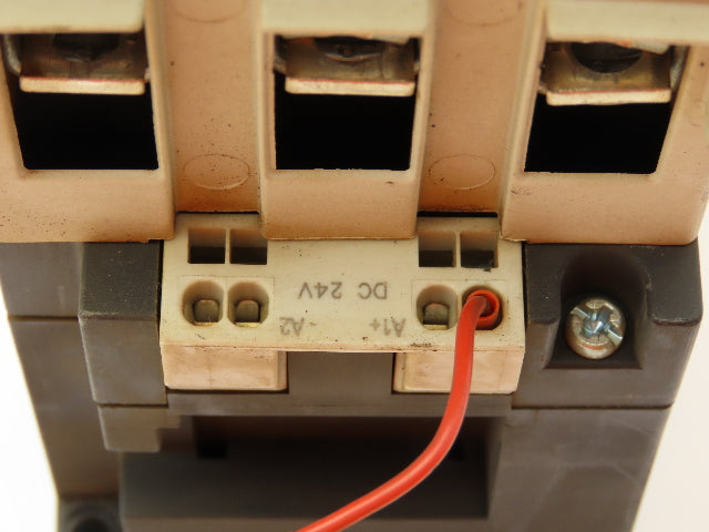 Siemens 3RT1044-3B Power Contactor 3P 65A 30kW 400V 24VDC Coil Sz S3