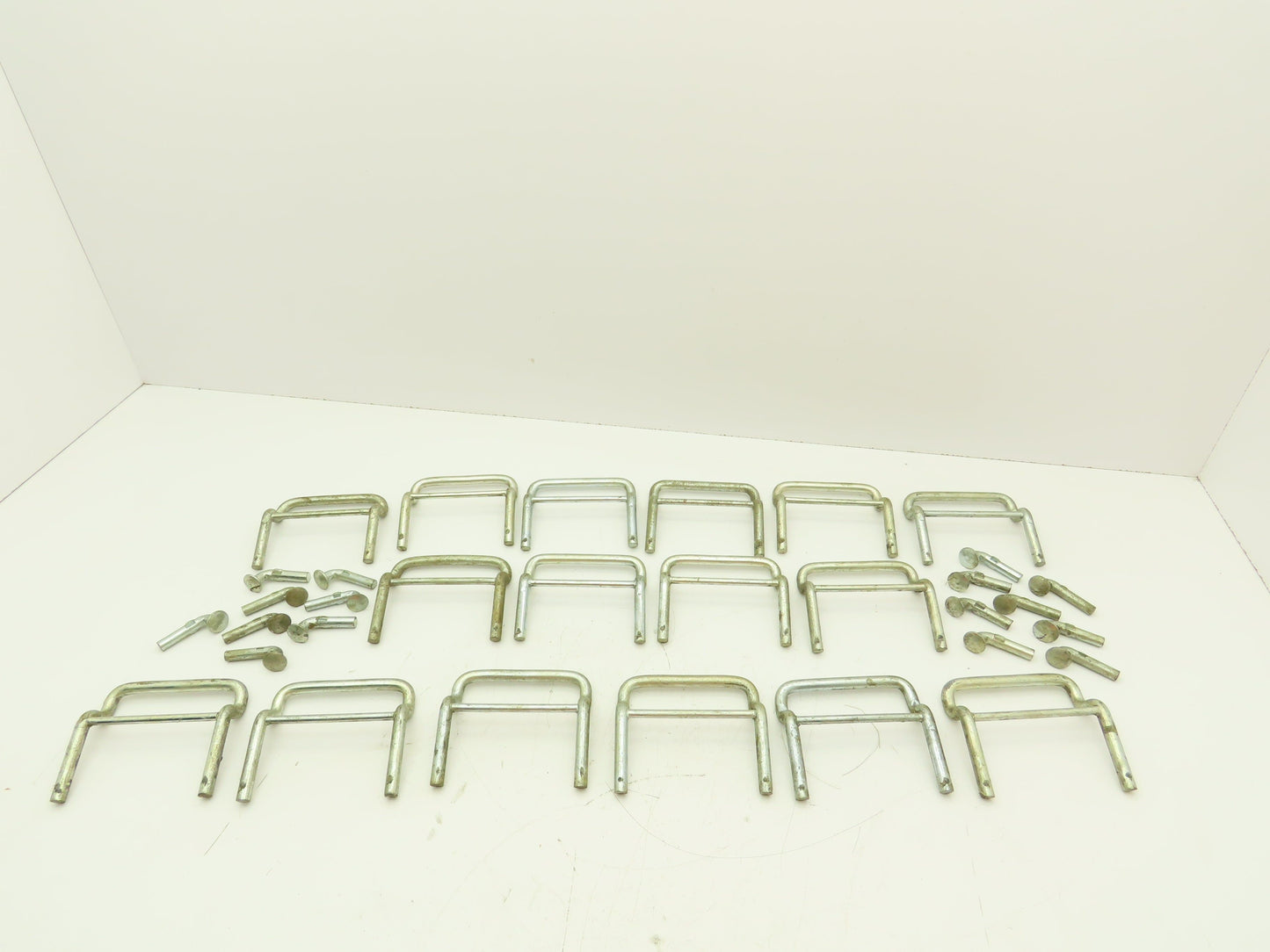 Speed Rack Pallet Rack Racking Clip H591 Clips 4" Safety H122 Pins Lot of 16