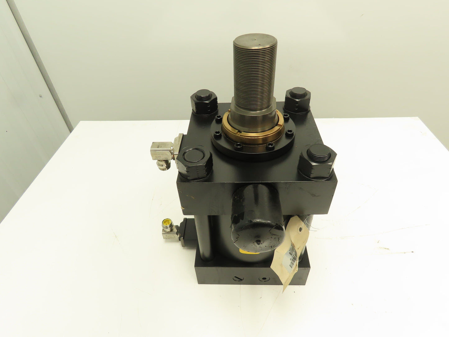Parker CD3HKTS14C  3H Hydraulic Cylinder 7" Bore 3" Stroke 1100 PSI Trunnion Mt