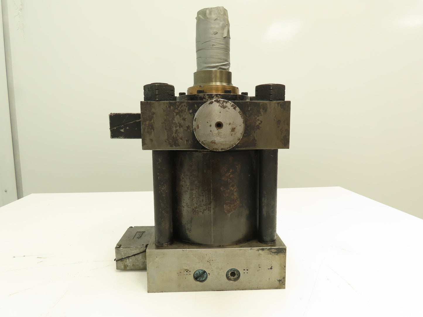 Parker CD3HTS14C  3H Hydraulic Cylinder 7" Bore 3" Stroke 3000 PSI Trunnion Mt