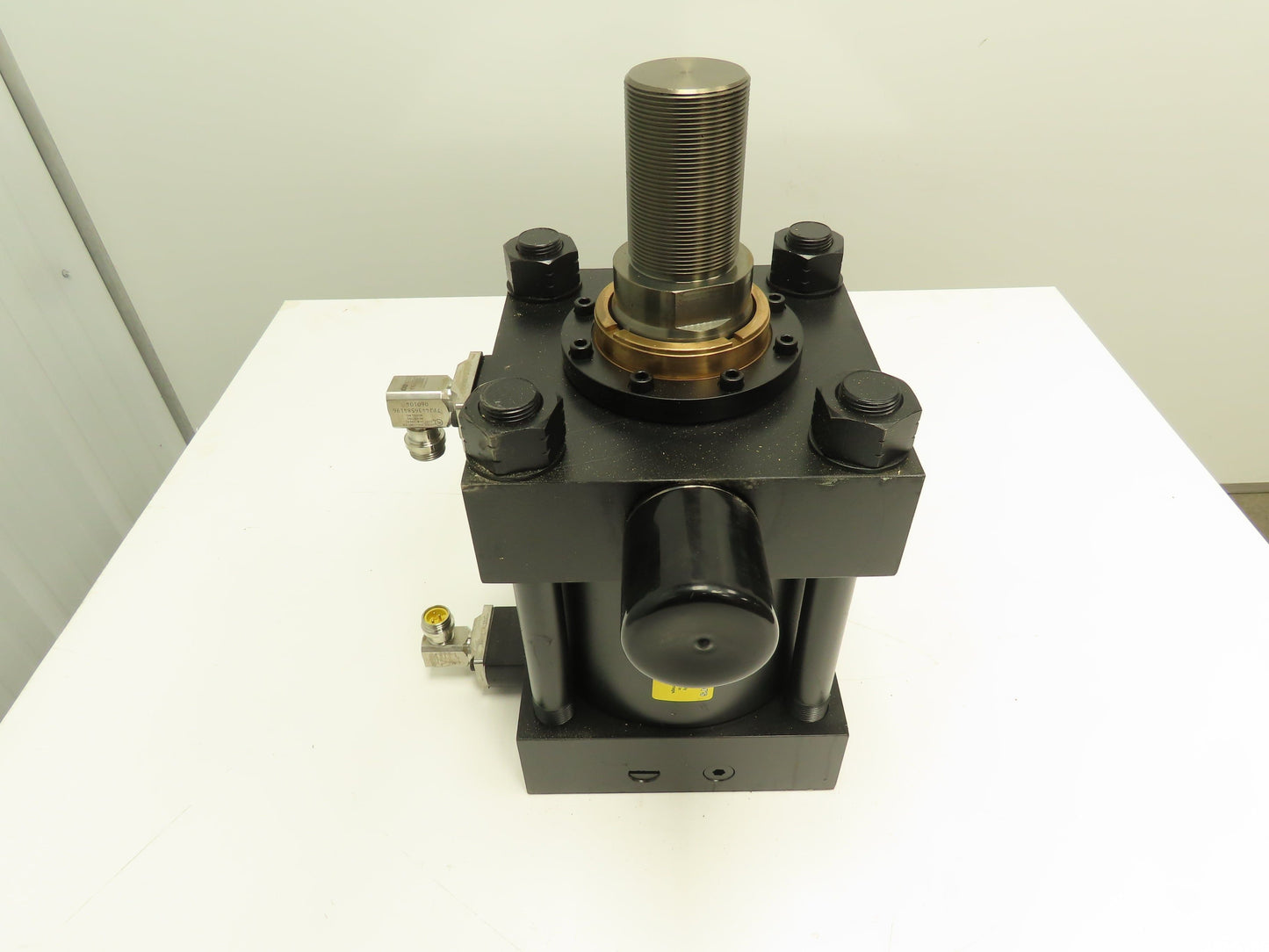 Parker CD3HKTS14AC  3H Hydraulic Cylinder 7" Bore 3" Stroke 1100 PSI Trunnion Mt