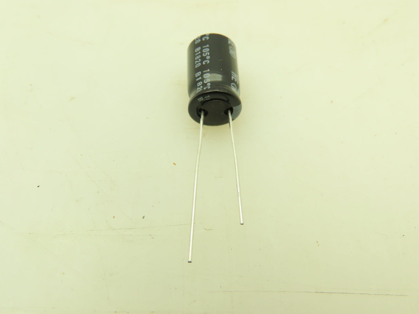 Nichicon 493-1609-ND Aluminum Capacitor 220uF 50V  LOT OF 68