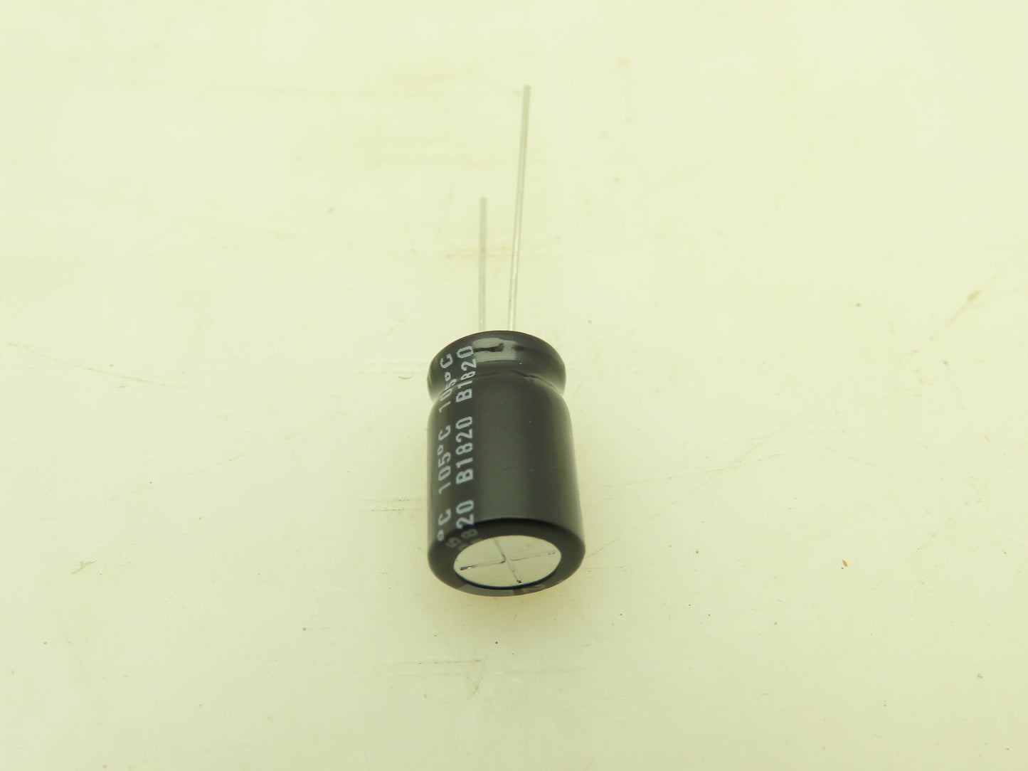 Nichicon 493-1609-ND Aluminum Capacitor 220uF 50V  LOT OF 68