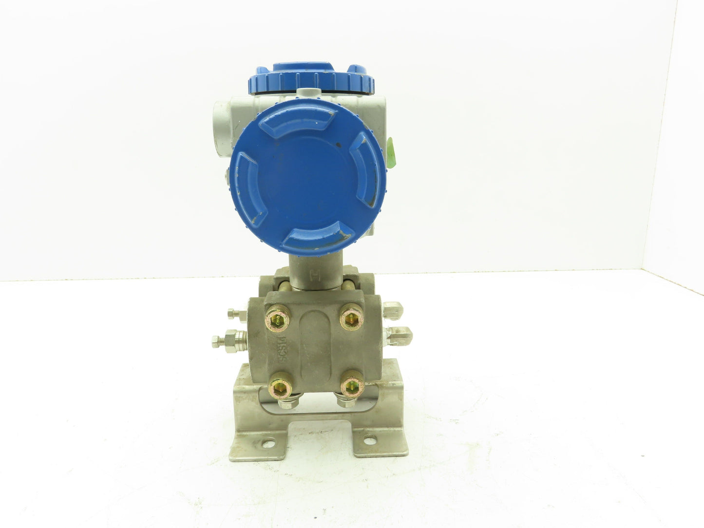 Barton Instruments FHCF35V4ADCYYAA Pressure Transmitter 0-520 WC Type DP 2300PSI