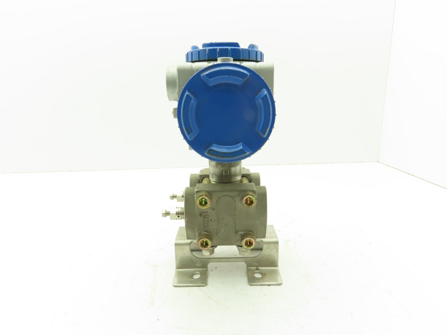Barton Instruments FHCF35V4ADCYYAA Pressure Transmitter 2.2-225 WC Type DP