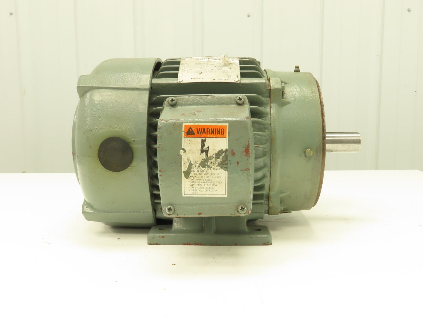 Siemens Allis RGZ1CH Electric Motor 7.5 HP 213T 1745 RPM 575V Only 3Ph