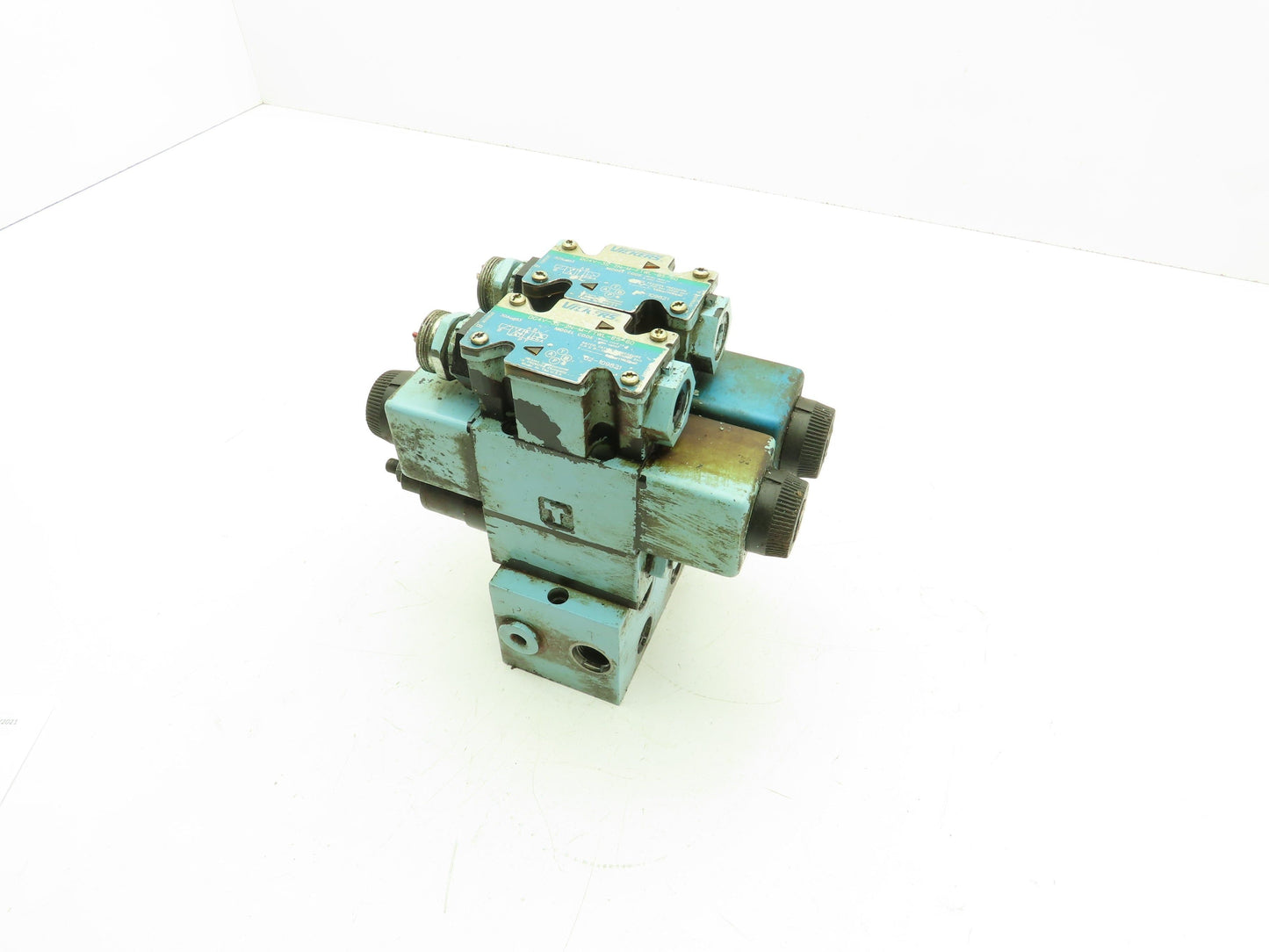 Vickers DG4V-3S-2N-M-FTWL-B5-60 SystemStak Hydraulic Solenoid / Reducing Valves