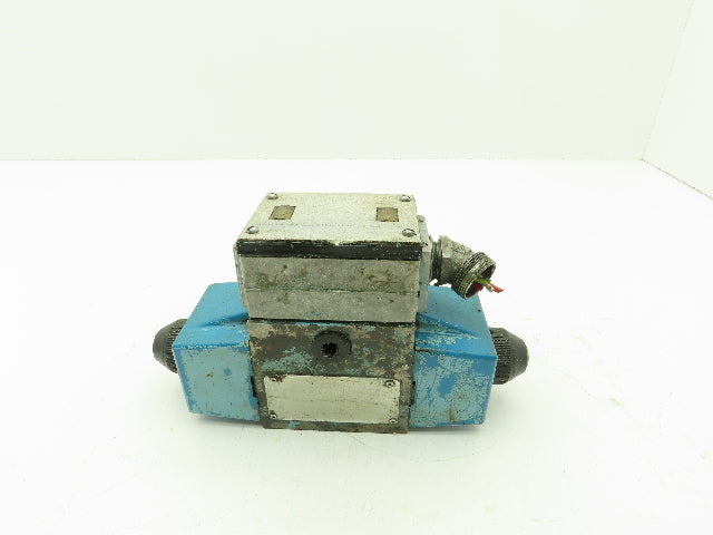 Vickers DG4S4LW-016C-B-60 Hydraulic Directional Control Solenoid Valve 120V D05