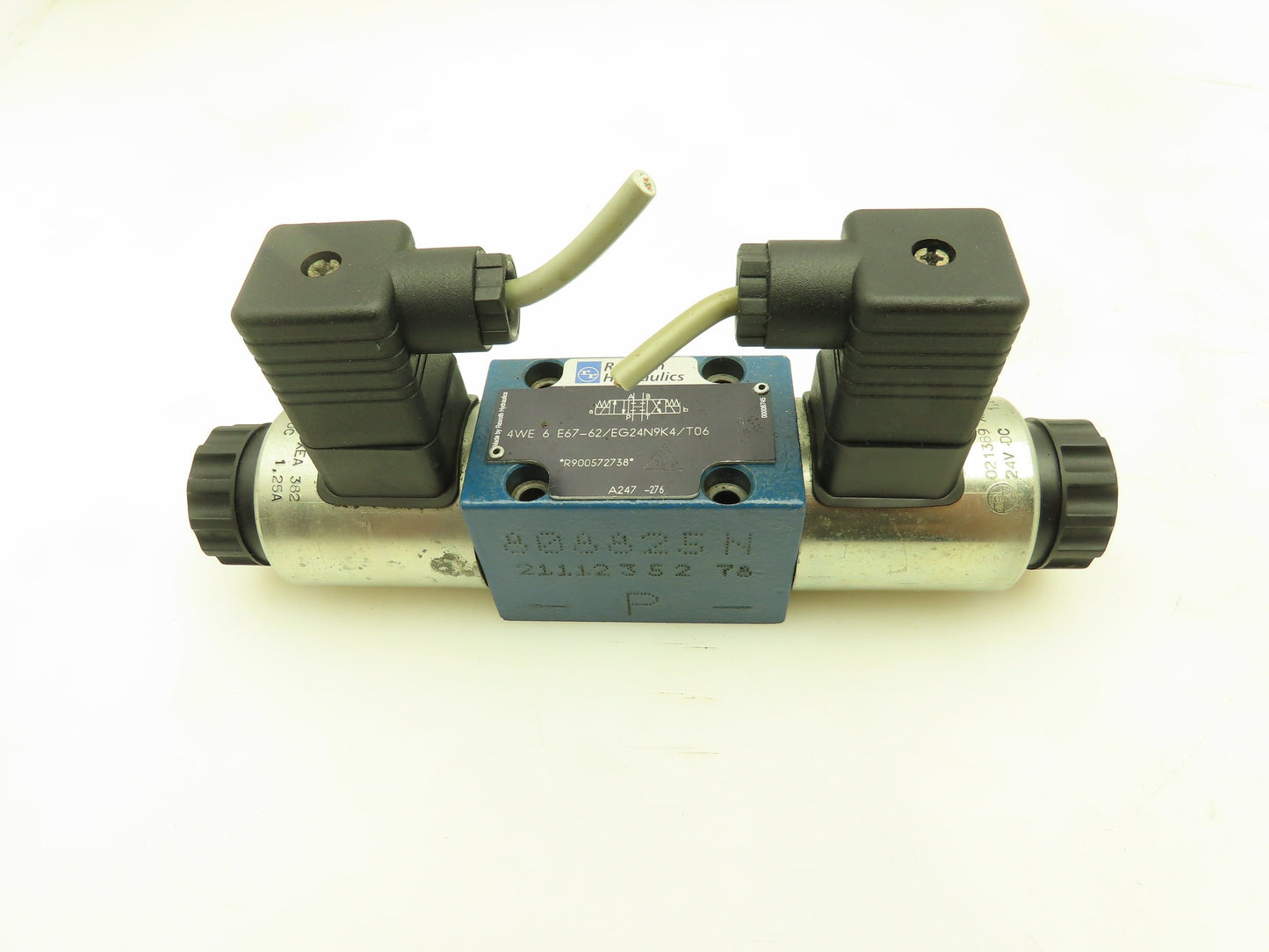 Rexroth 4WE E67-62/EG24N9K4/T06 Hydraulic Directional Solenoid Valve 24VDC D03