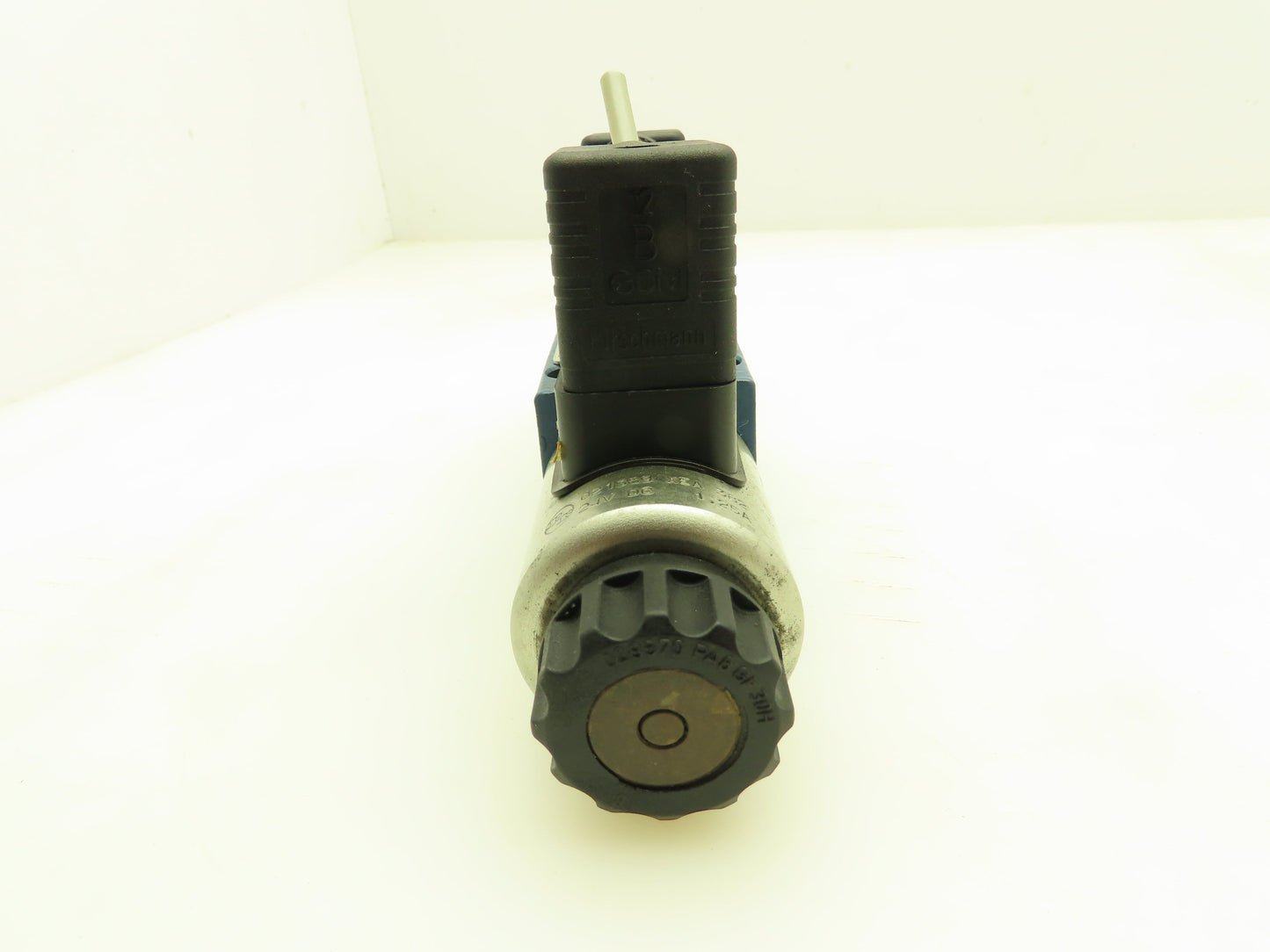 Rexroth 4WE E67-62/EG24N9K4/T06 Hydraulic Directional Solenoid Valve 24VDC D03
