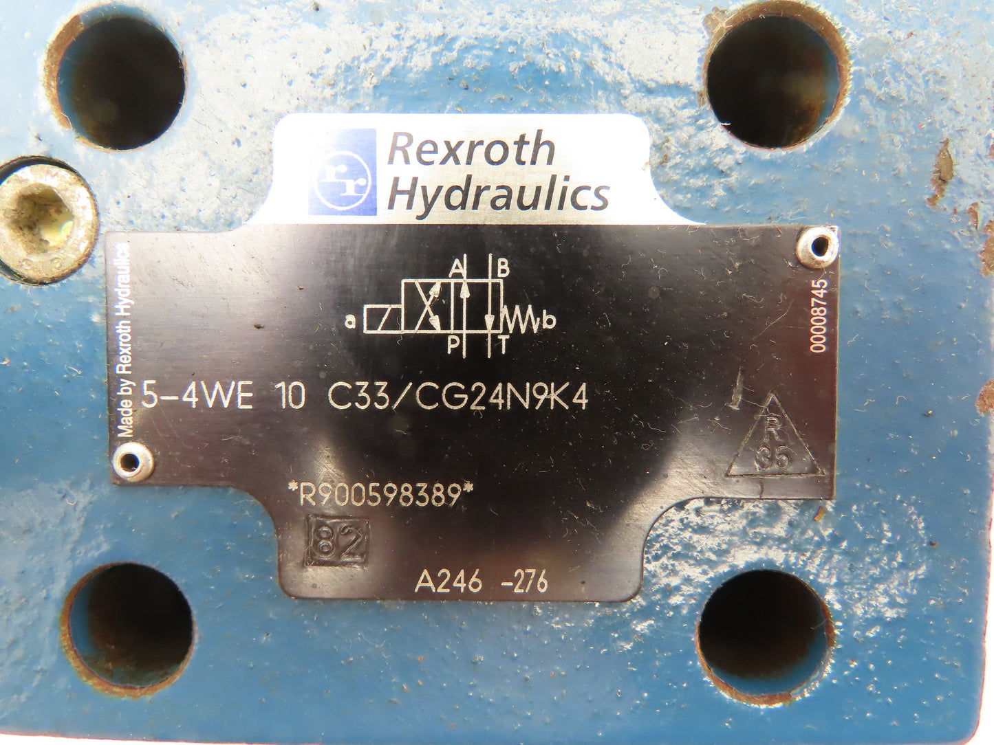 Rexroth 5-4WE 10 C33/CG24N9K4 Hydraulic Directional Solenoid Spool Valve 24VDC
