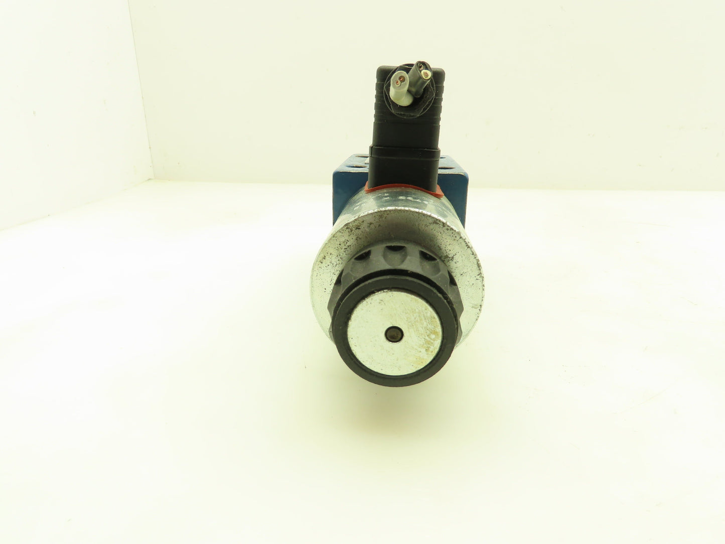 Rexroth 5-4WE 10 C33/CG24N9K4 Hydraulic Directional Solenoid Spool Valve 24VDC