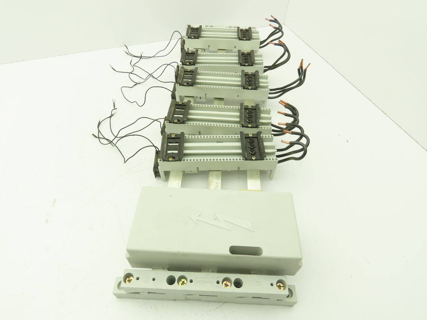 Wohner Classic 60 System Busbar 24" 3Ph 362A EQUES Lot of 5 32A 600V Adapters