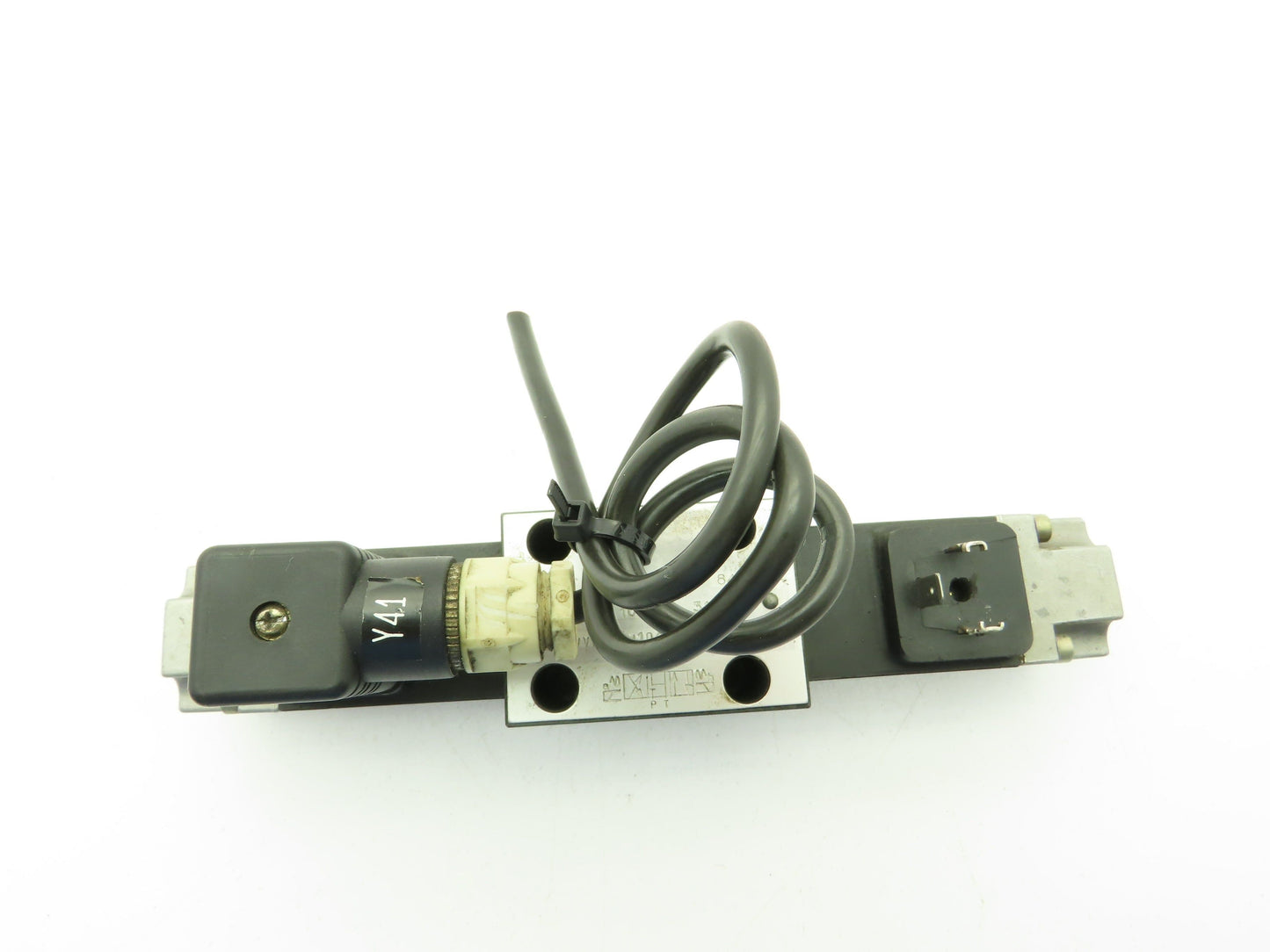 Bosch 0 810 090 101 Hydraulic Solenoid Valve Double Action 24V Coil