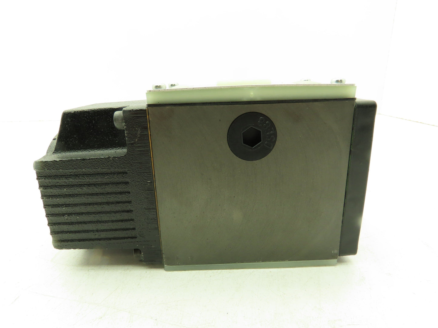 Nachi SS-G03-A3Z-R-D2-E10 Hydraulic Directional Control Wet Solenoid Valve 24VDC