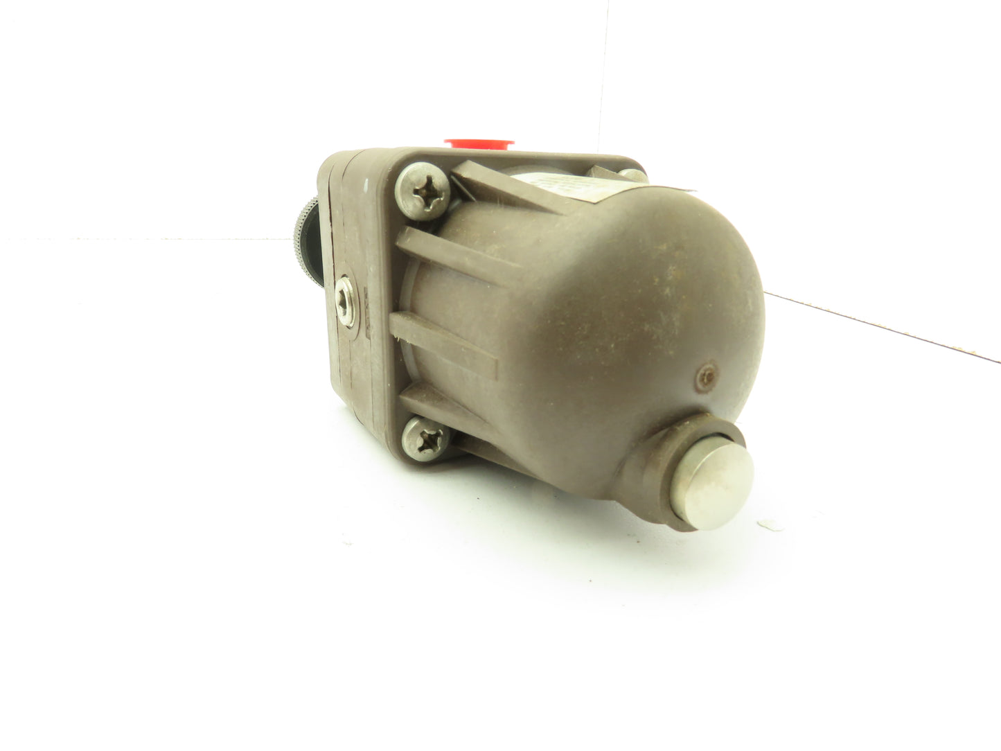 Fairchild 75033 Pneumatic Air Regulator Model 75 Corrosion Resistant 30 PSI Knob