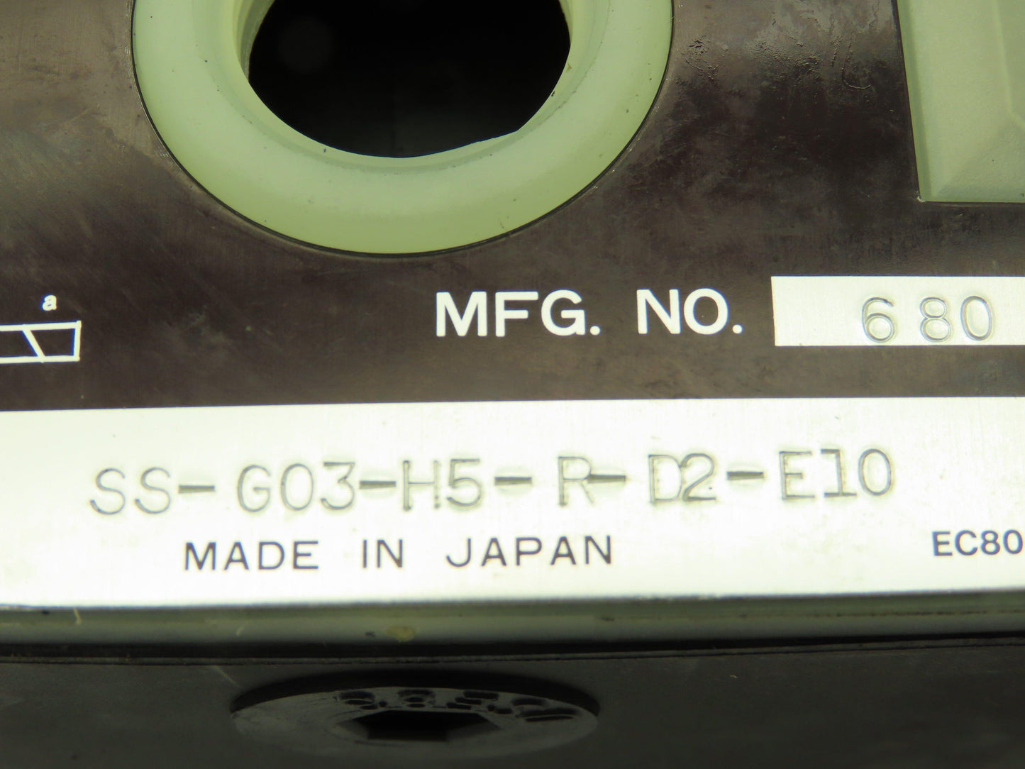 Nachi SS-G03-H5-R-D2-E10 Hydraulic Directional Control Wet Solenoid Valve 24VDC