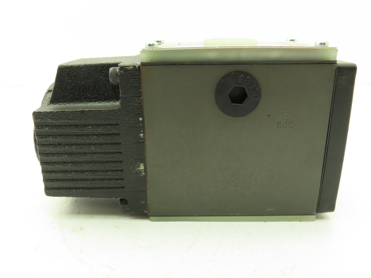 Nachi SS-G03-H5-R-D2-E10 Hydraulic Directional Control Wet Solenoid Valve 24VDC