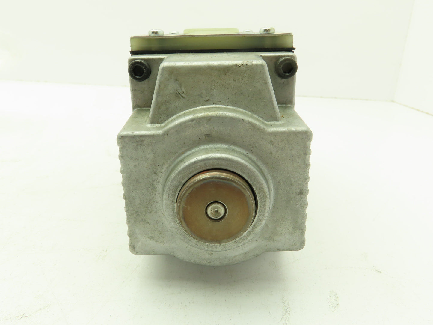 Nachi SS-G03-C4-R-C230-E10 Hydraulic Directional Control Solenoid Valve 220V D05