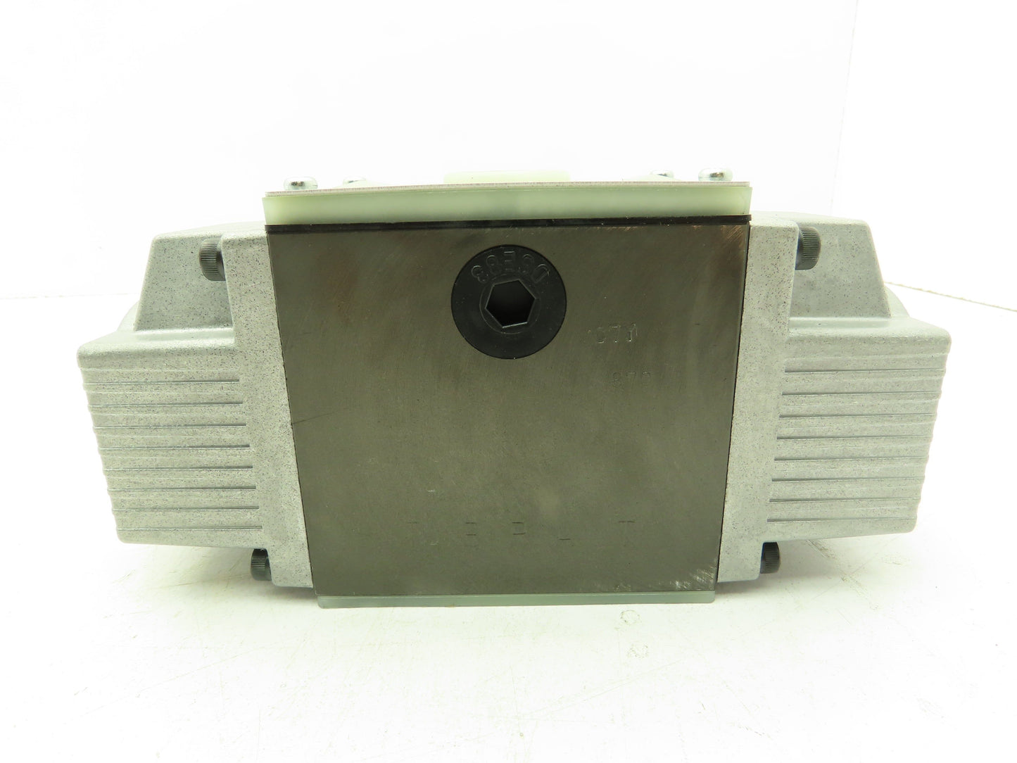 Nachi SS-G03-C7Y-R-C230-E10 Hydraulic Directional Control Solenoid Valve 220V