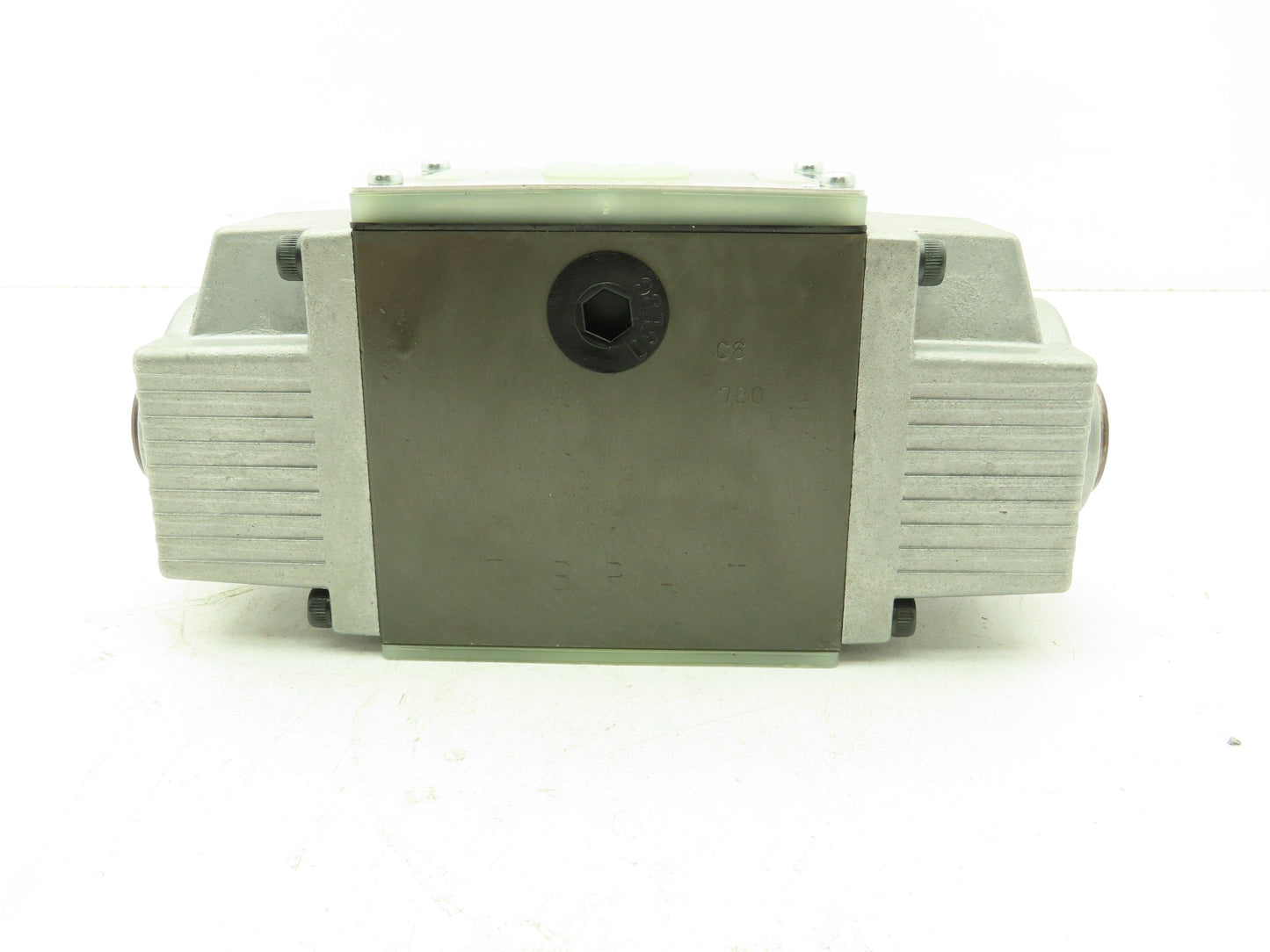 Nachi SS-G03-C6-R-C230-E10 Hydraulic Directional Control Wet Solenoid Valve 220V