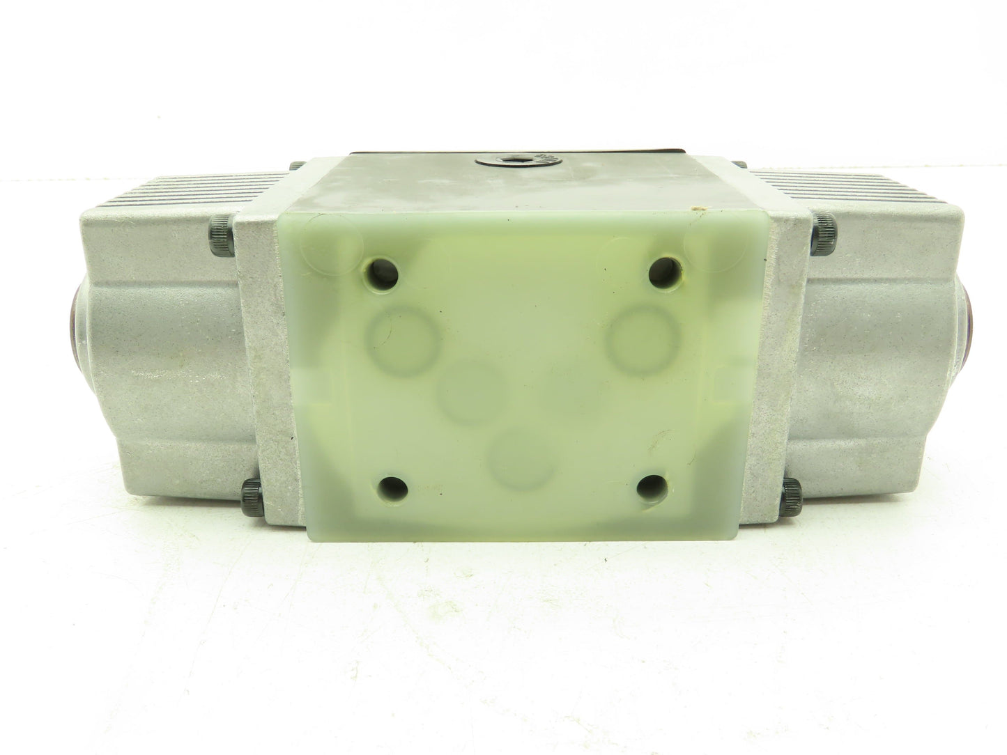 Nachi SS-G03-C6-R-C230-E10 Hydraulic Directional Control Wet Solenoid Valve 220V