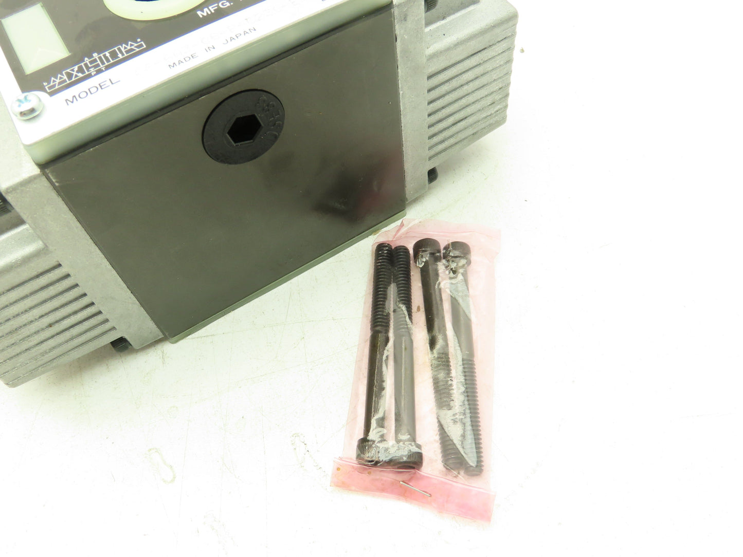 Nachi SS-G03-C6-R-C230-E10 Hydraulic Directional Control Wet Solenoid Valve 220V