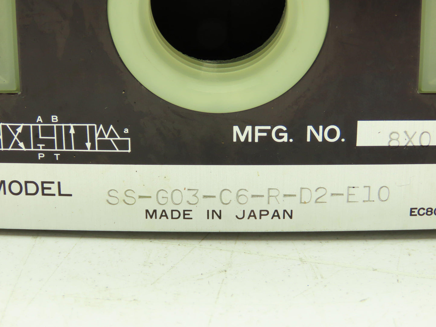 Nachi SS-G03-C6-R-D2-E10 Hydraulic Directional Control Wet Solenoid Valve 24VDC