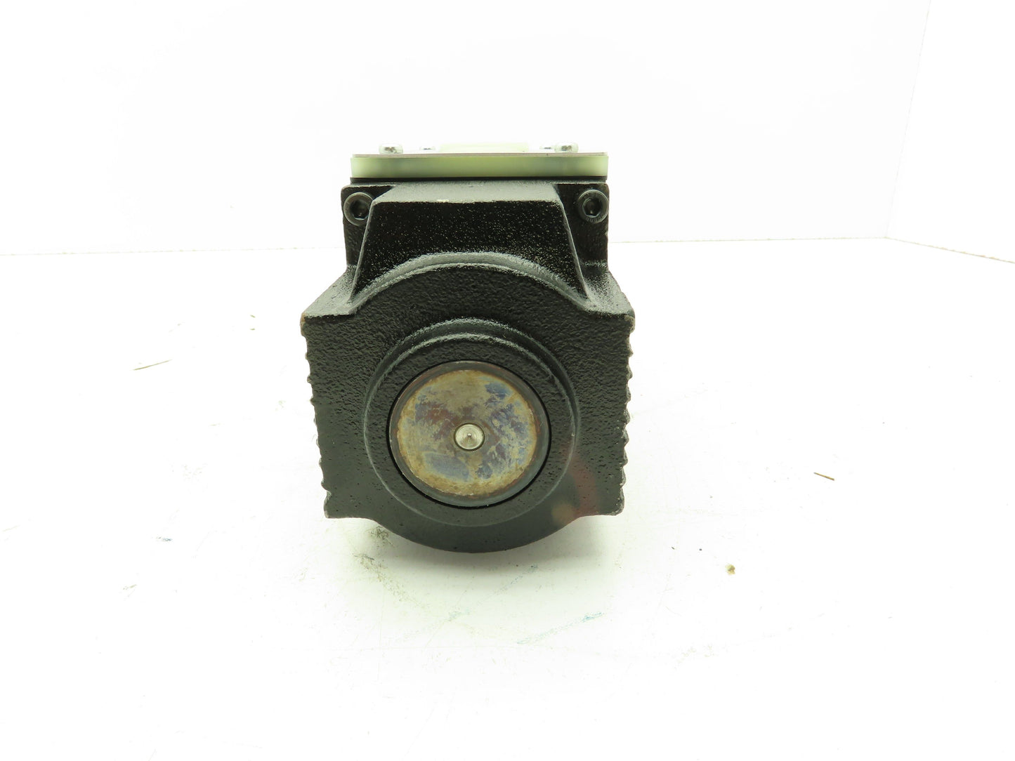 Nachi SS-G03-C6-R-D2-E10 Hydraulic Directional Control Wet Solenoid Valve 24VDC