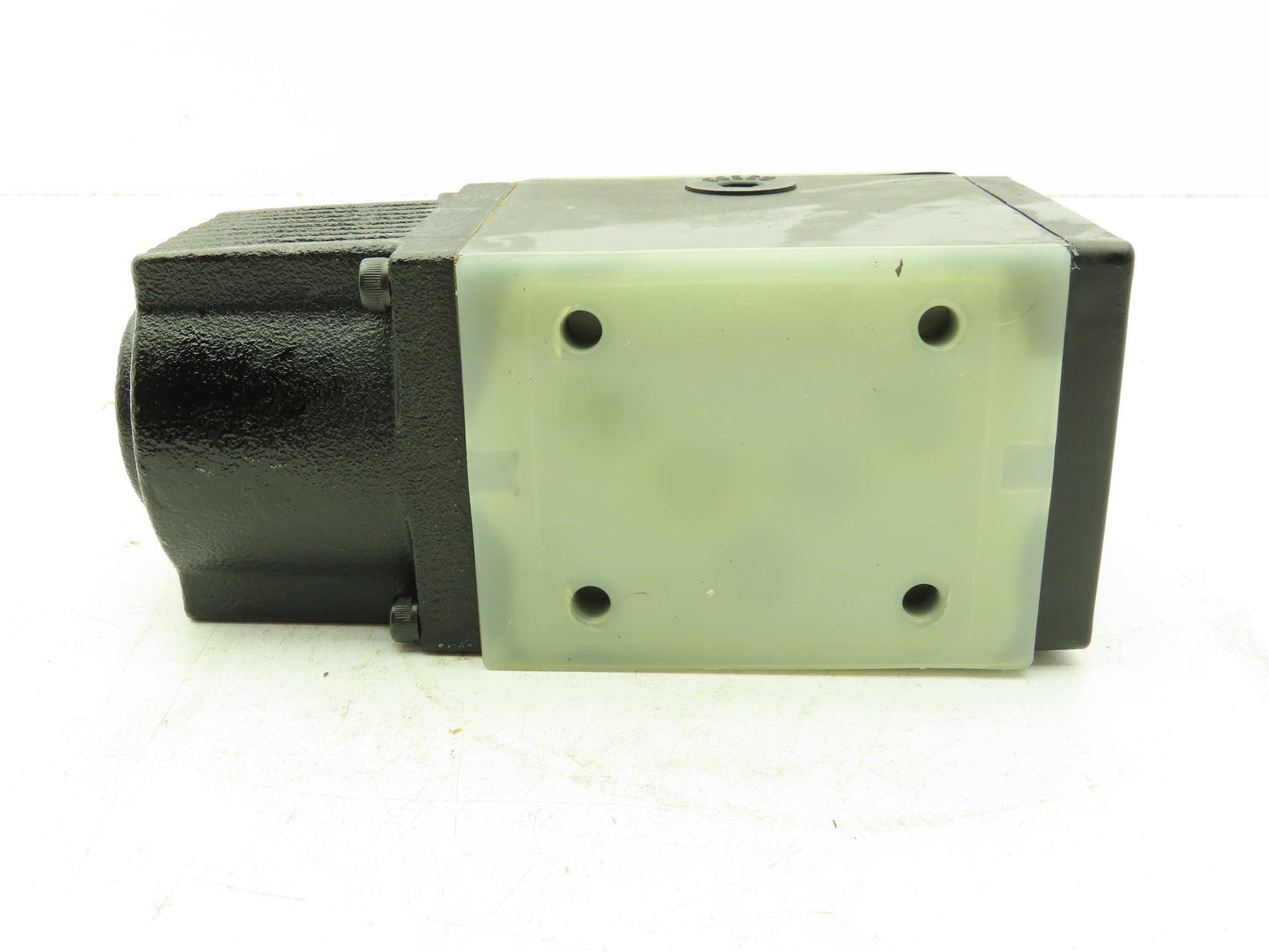 Nachi SS-G03-A3Z-FR-D1-E10 Hydraulic Directional Control Solenoid Valve 12VDC