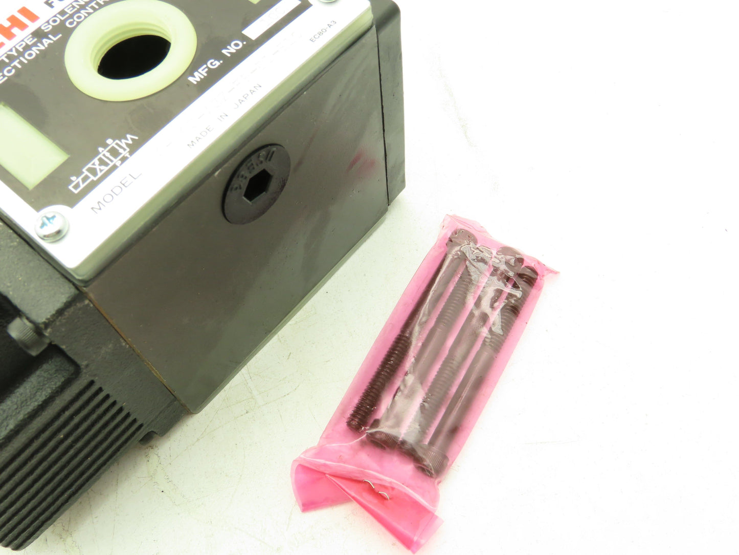 Nachi SS-G03-A3Z-FR-D1-E10 Hydraulic Directional Control Solenoid Valve 12VDC