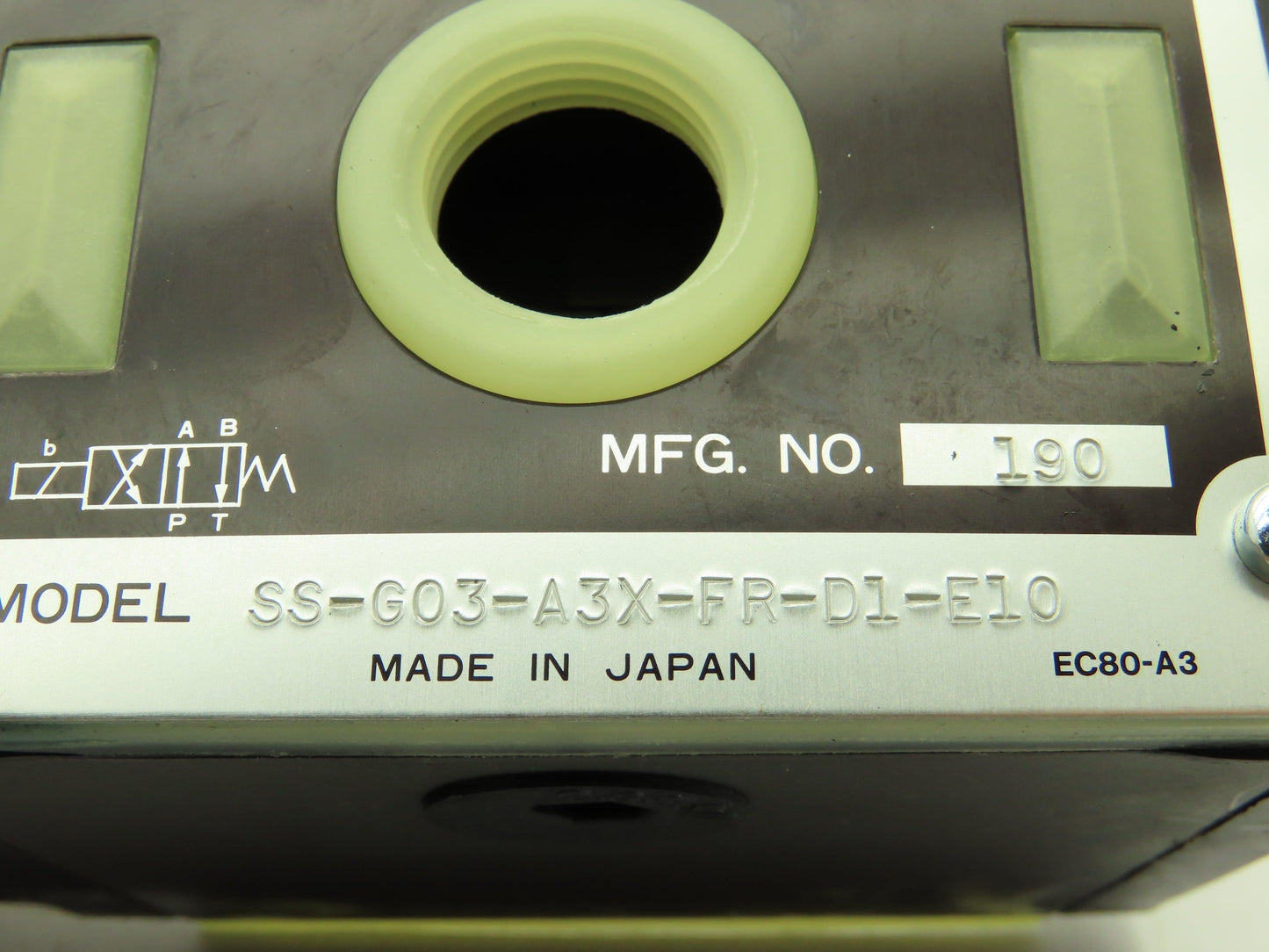 Nachi SS-G03-A3X-FR-D1-E10 Hydraulic Directional Control Solenoid Valve 12VDC