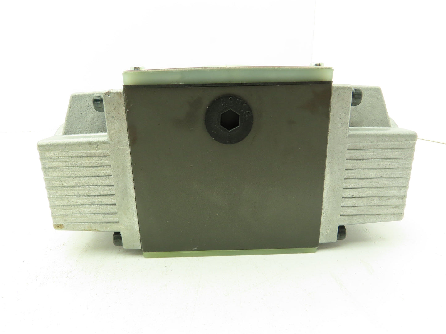 Nachi SS-G03-C4-R-C230-E10 Hydraulic Directional Control Wet Solenoid Valve 220V