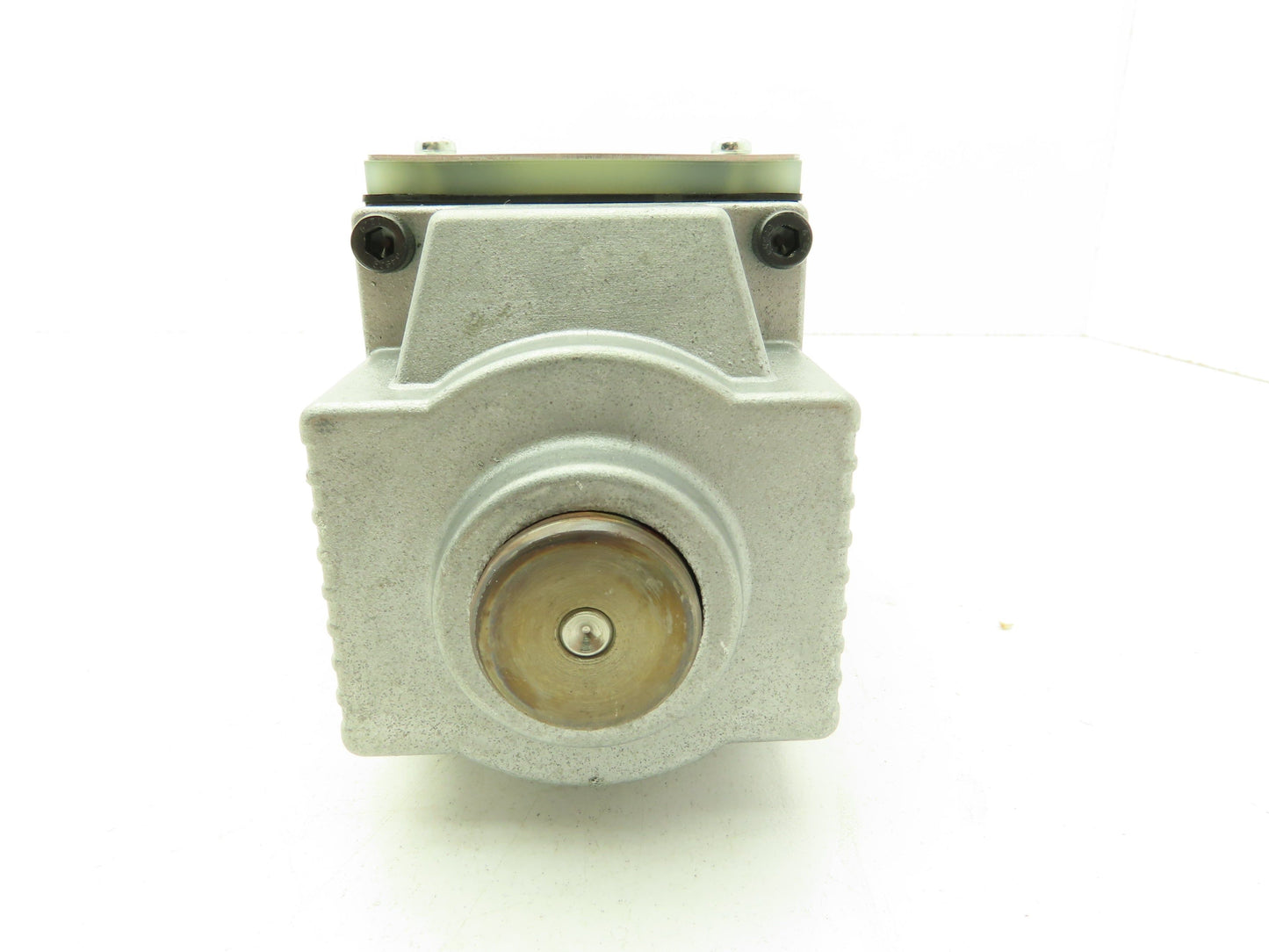Nachi SS-G03-E3Z-R-C115-E10 Hydraulic Directional Control Solenoid Valve 120V