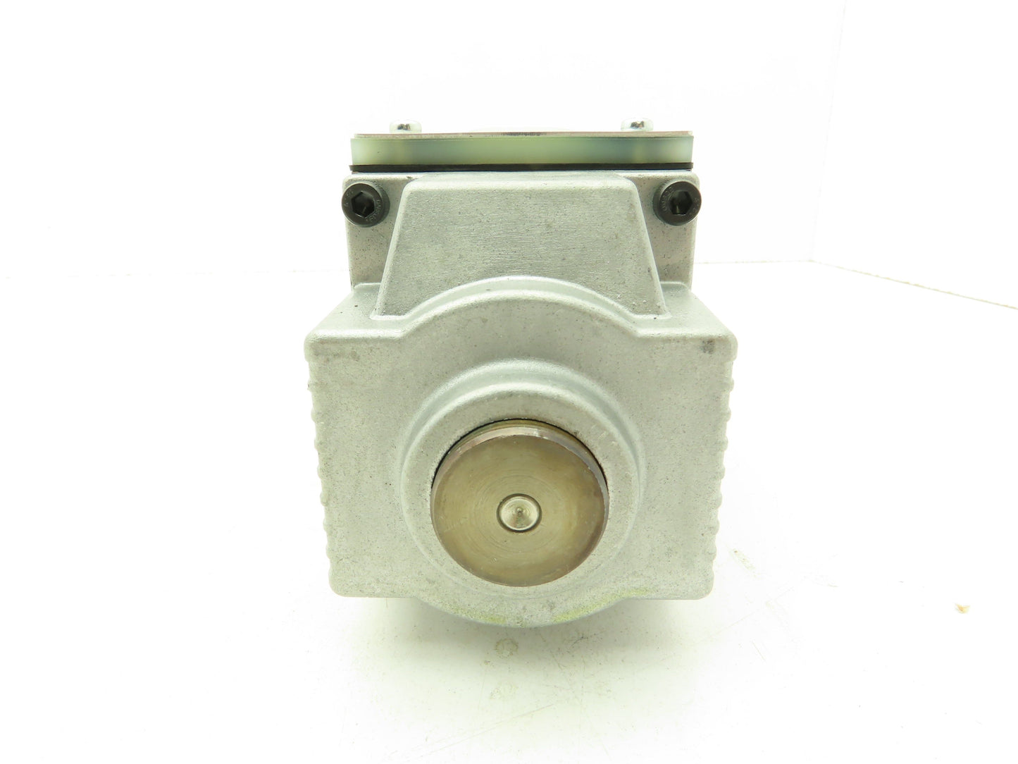 Nachi SS-G03-E3Z-R-C115-E10 Hydraulic Directional Control Solenoid Valve 120V