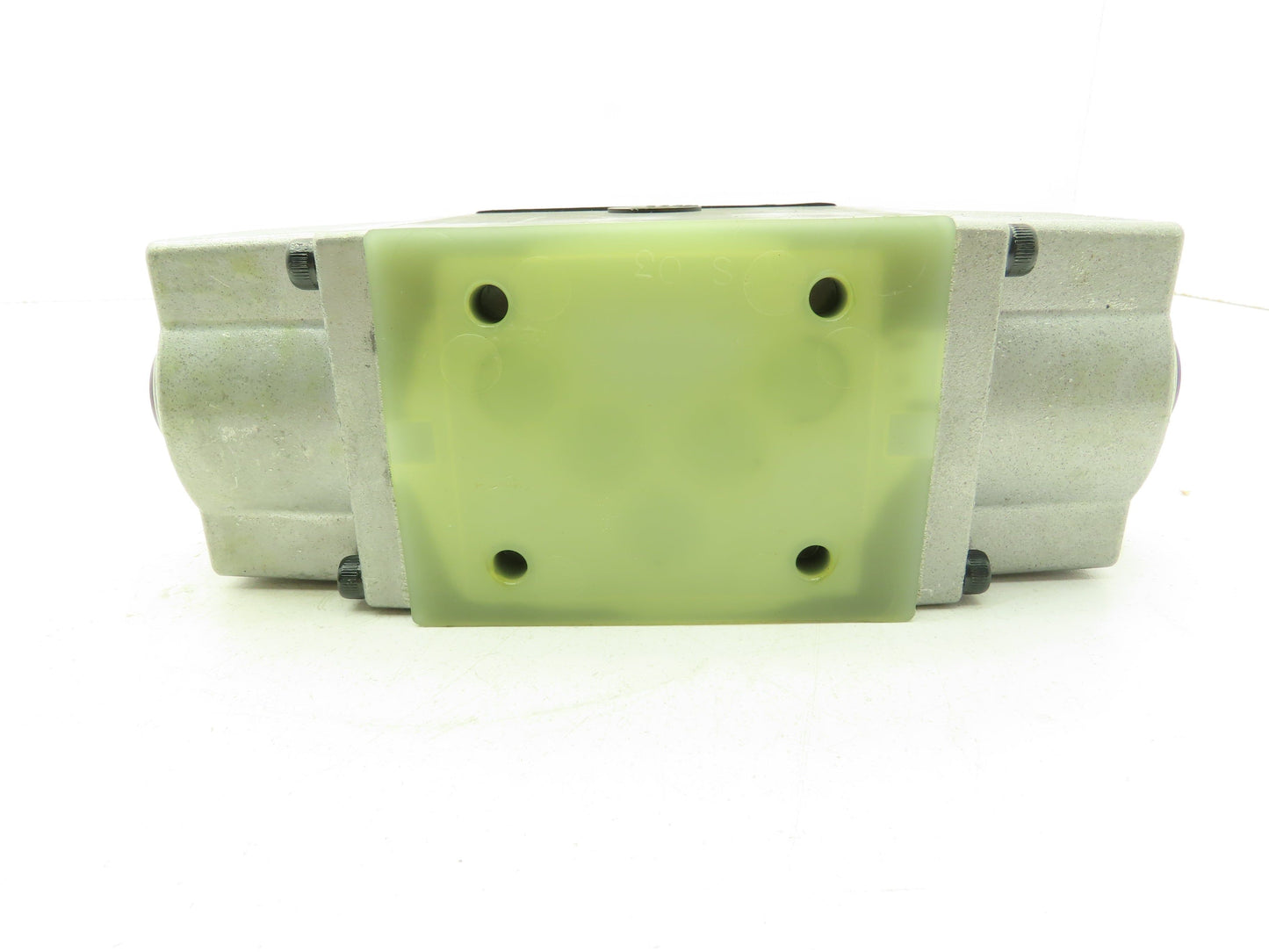 Nachi SS-G03-E3Z-R-C115-E10 Hydraulic Directional Control Solenoid Valve 120V